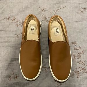 Ugg kitlyn brown leather brand new in box never worn! Size 7